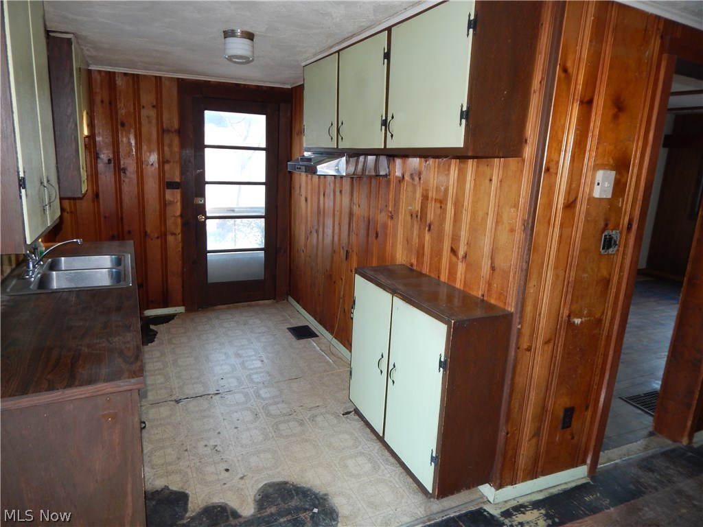 7145 Case Road North Ridgeville, OH 44039 - Photo 10 of 11