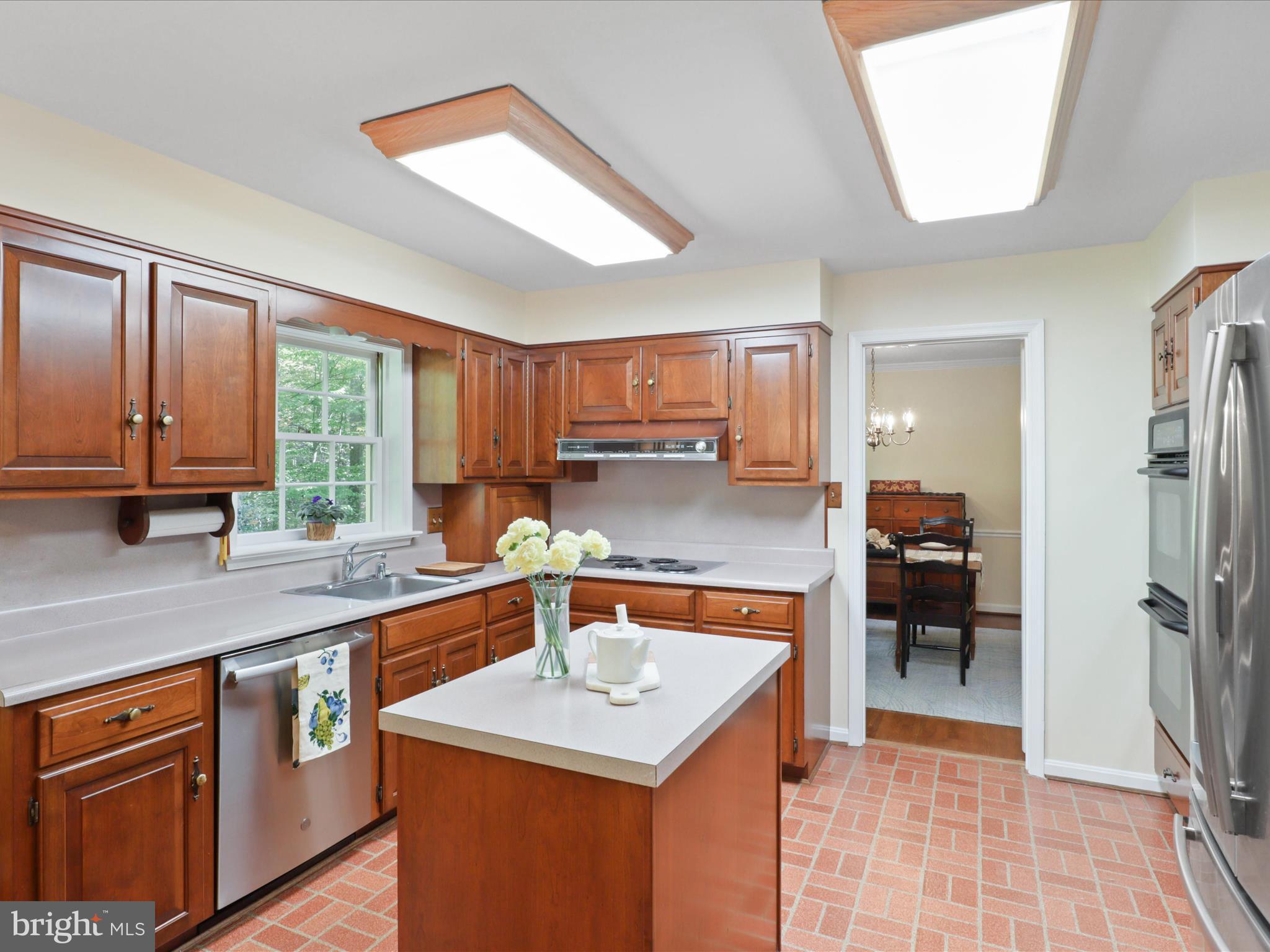 12134 Beaver Creek Road Clifton, VA 20124 - Photo 11 of 44 Kitchen