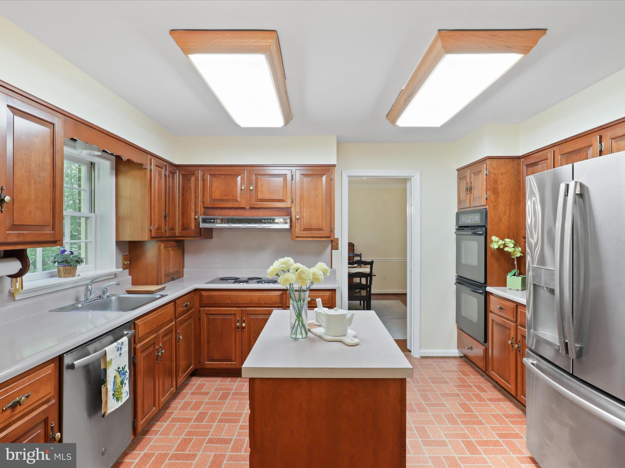 12134 Beaver Creek Road Clifton, VA 20124 - Photo 13 of 44 Kitchen