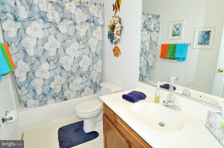 13605 England Court Laurel, MD 20708 - Photo 16 of 24 Bath #2