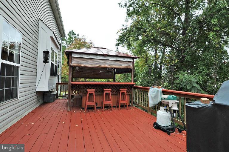13605 England Court Laurel, MD 20708 - Photo 21 of 24 Deck