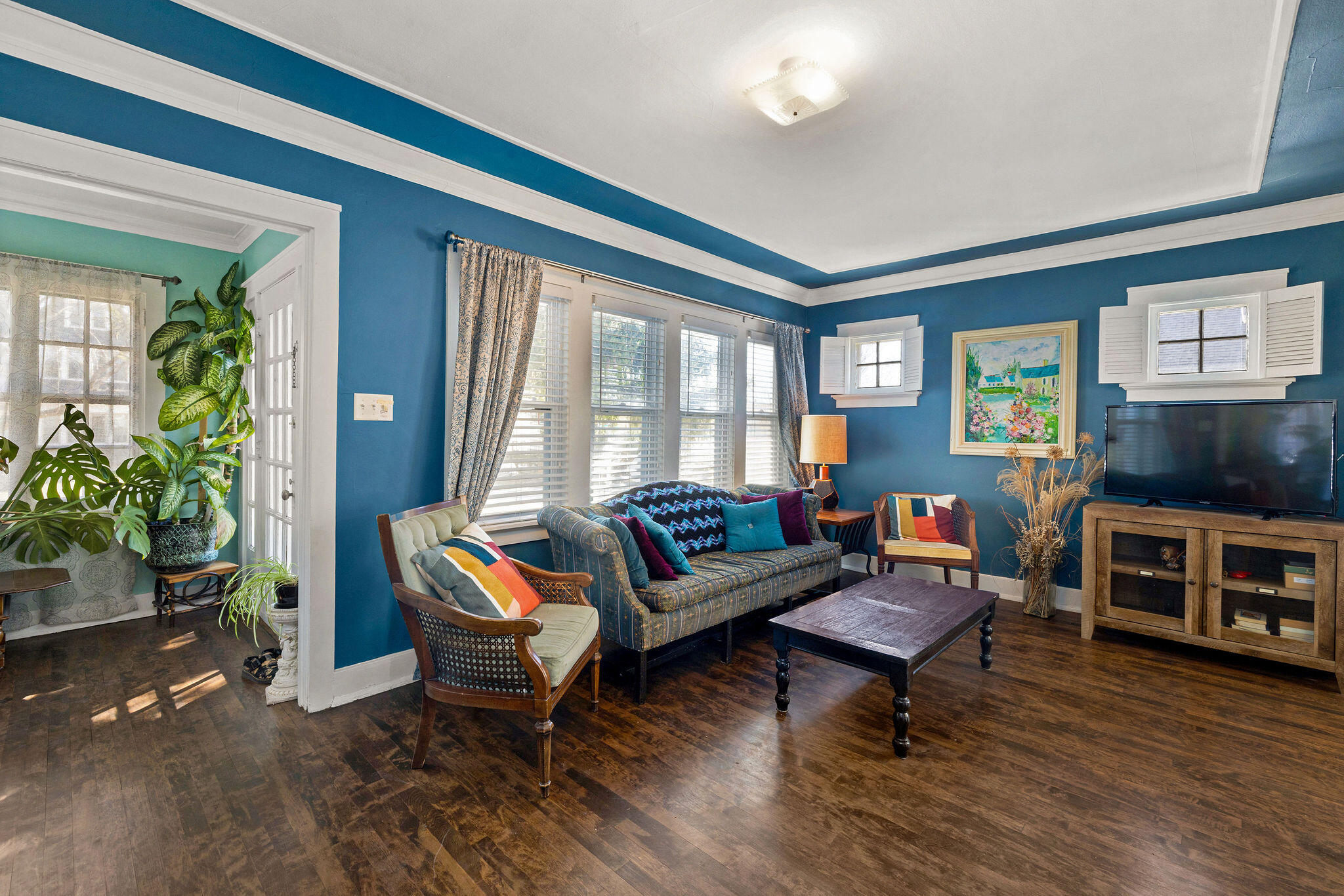 1201 North 46th Street Milwaukee, WI 53208 - Photo 3 of 25 Gleaming Maple Hardwood Floors
