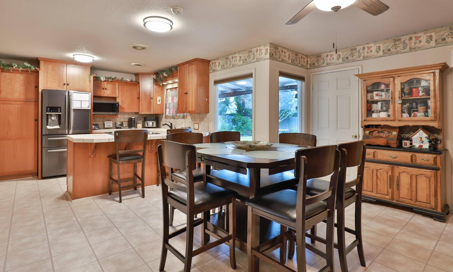 1609 Augusta Court Modesto, CA 95350 - Photo 8 of 33