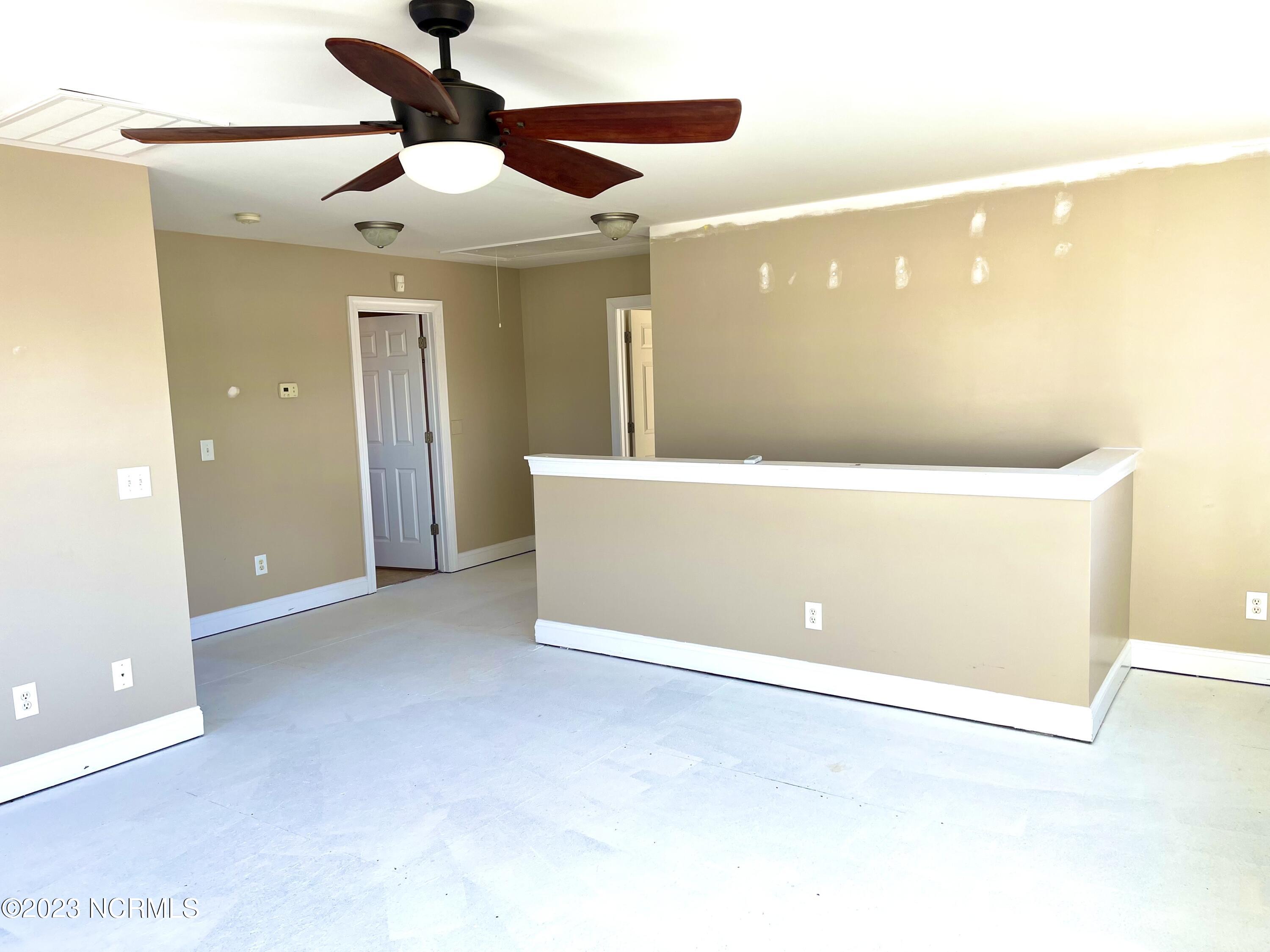 216 Echo Ridge Road Swansboro, NC 28584 - Photo 21 of 31 Upstairs living area