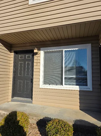 $1,225 | 719 North Beverly Lane, Rogers, AR 72756