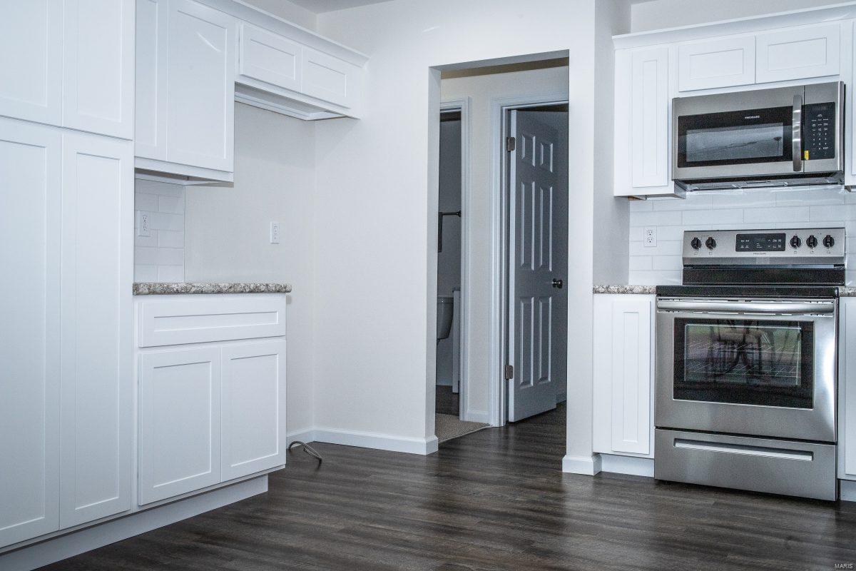 5498 Bourbeuse Weldon Spring, Unit 2 Weldon Spring, MO 63304 - Photo 7 of 23 Gallery Image 7