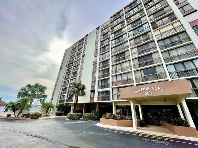 $2,200 | 255 Dolphin Point, Unit 809, Clearwater, FL 33767