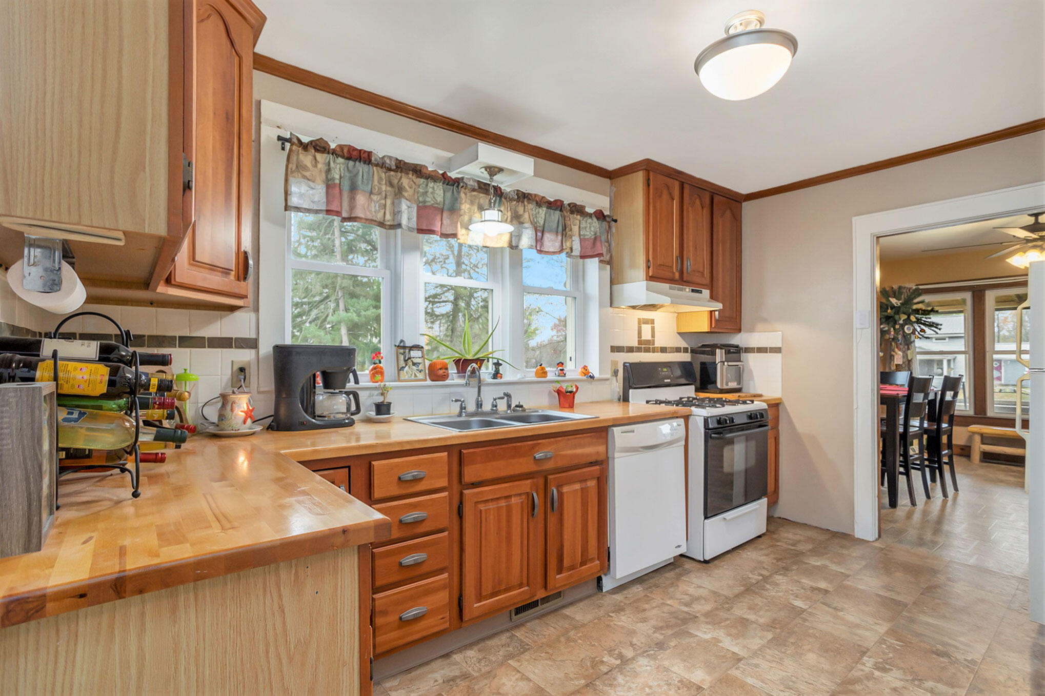 427 Sherwood Road Bellevue, MI 49021 - Photo 9 of 18 427-Sherwood-Rd,-Bellevue,-MI-49021-24