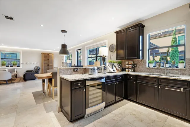 $1,090,000 | 9835 Northwest 86th Terrace, Doral, FL 33178