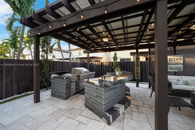 $1,090,000 | 9835 Northwest 86th Terrace, Doral, FL 33178