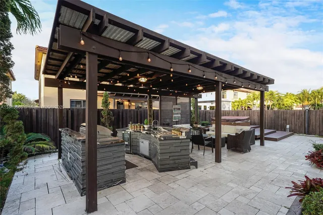 $1,090,000 | 9835 Northwest 86th Terrace, Doral, FL 33178