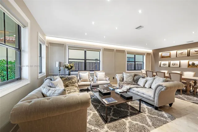 $1,090,000 | 9835 Northwest 86th Terrace, Doral, FL 33178