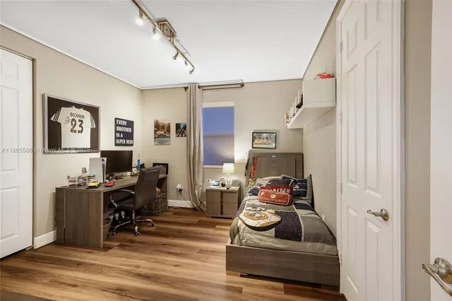 $1,090,000 | 9835 Northwest 86th Terrace, Doral, FL 33178