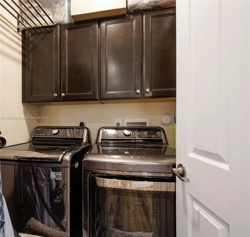 $1,090,000 | 9835 Northwest 86th Terrace, Doral, FL 33178