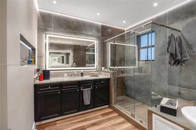 $1,090,000 | 9835 Northwest 86th Terrace, Doral, FL 33178