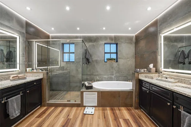 $1,090,000 | 9835 Northwest 86th Terrace, Doral, FL 33178