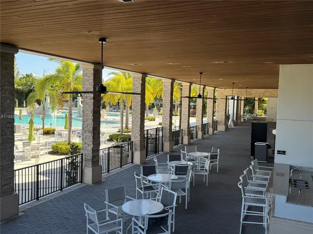 $1,090,000 | 9835 Northwest 86th Terrace, Doral, FL 33178