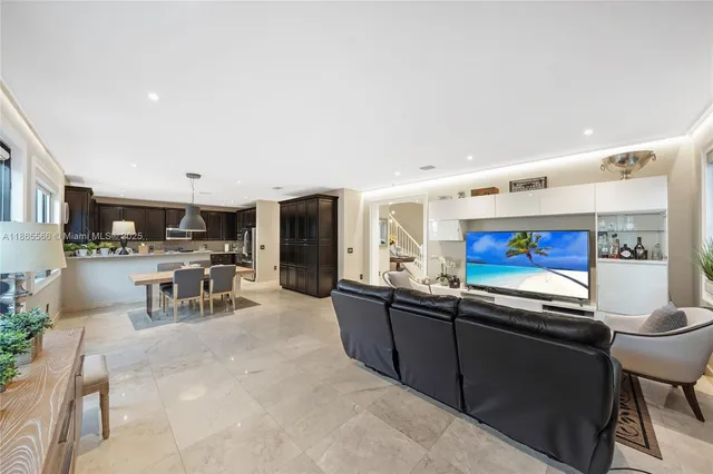 $1,090,000 | 9835 Northwest 86th Terrace, Doral, FL 33178