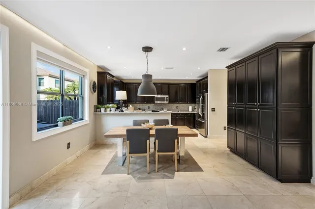 $1,090,000 | 9835 Northwest 86th Terrace, Doral, FL 33178