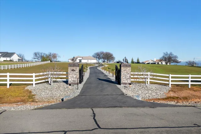 $1,075,000 | 21810 Los Altos Drive, Palo Cedro, CA 96073