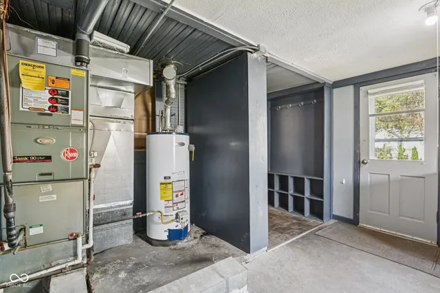 $1,995 | 1920 East 67th Street, Indianapolis, IN 46220