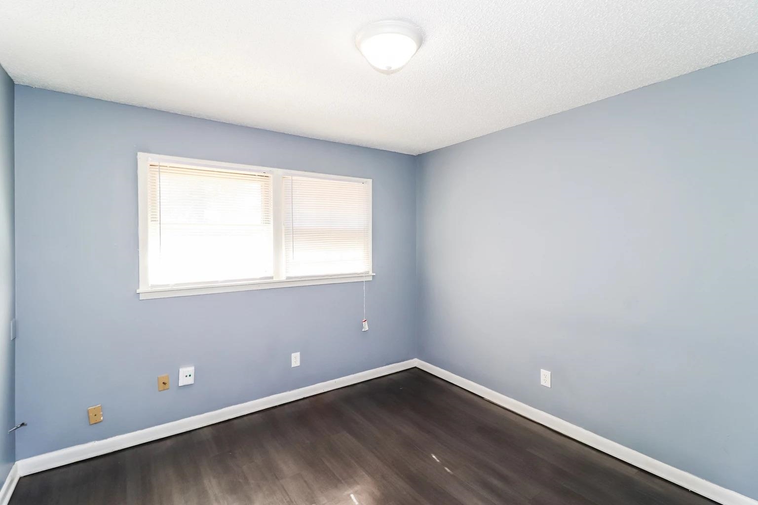 329 Stoneham Road Memphis, TN 38109 - Photo 8 of 13