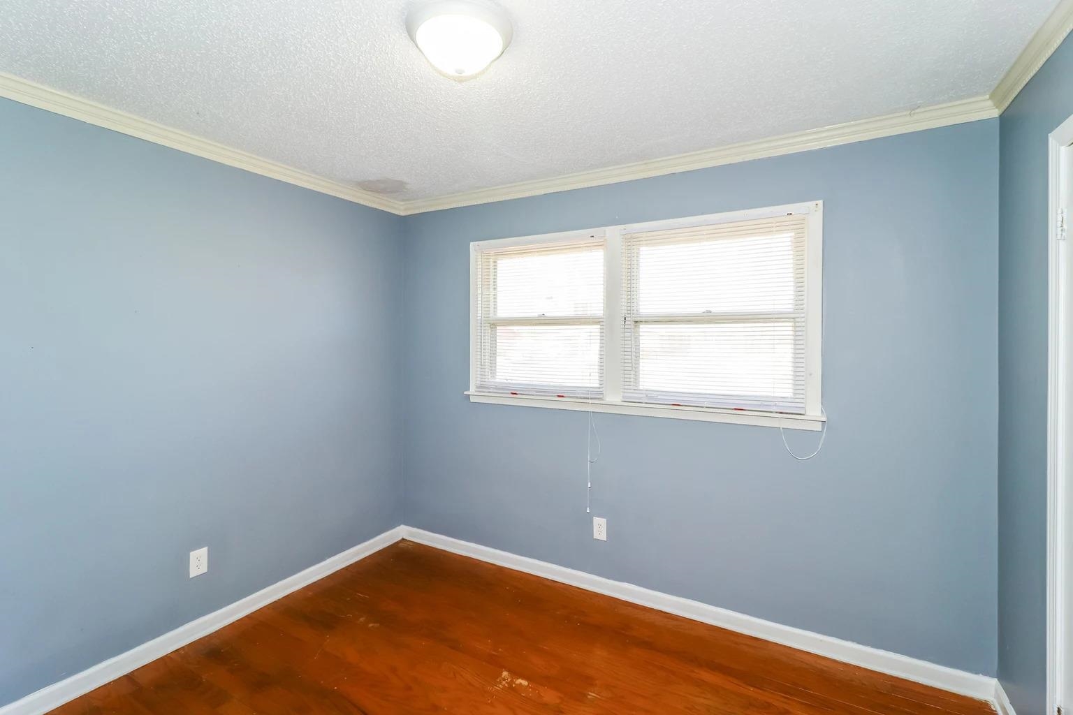 329 Stoneham Road Memphis, TN 38109 - Photo 10 of 13