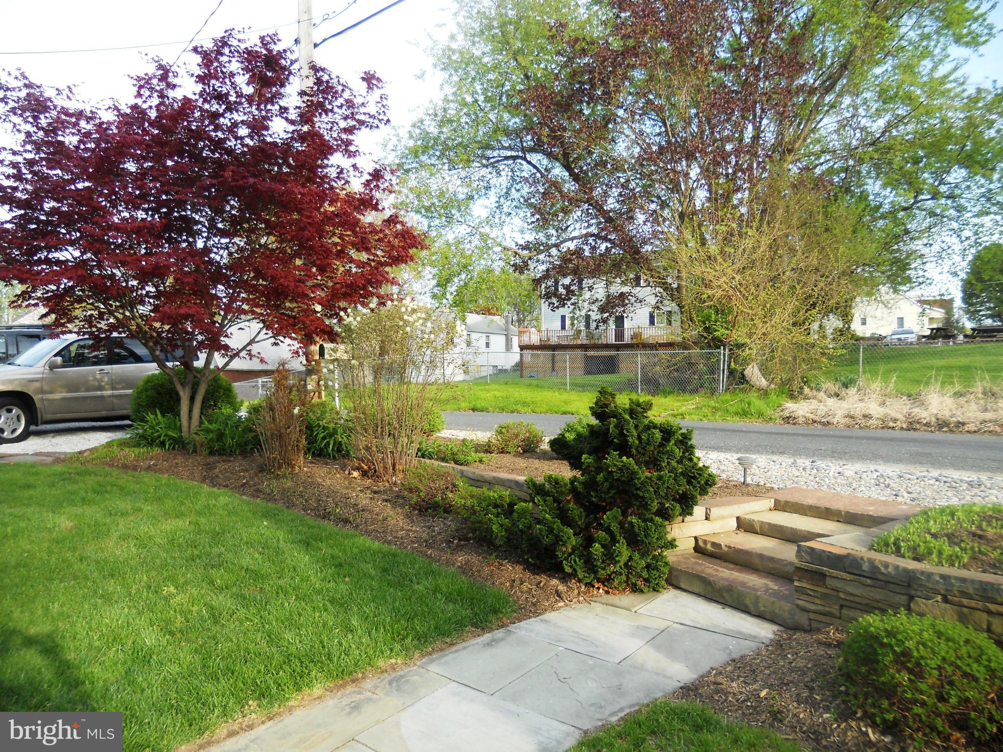 2024 Poplar Road Baltimore, MD 21221 - Photo 28 of 30 Front Gardens