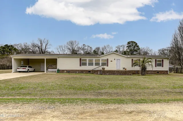 $167,500 | 300 Grey Creek Drive, Vicksburg, MS 39183