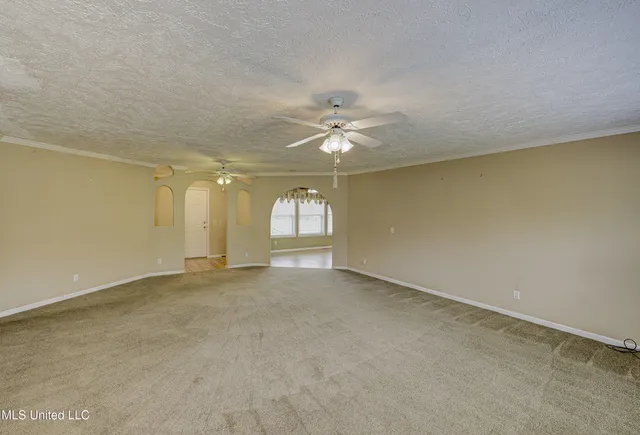 $167,500 | 300 Grey Creek Drive, Vicksburg, MS 39183