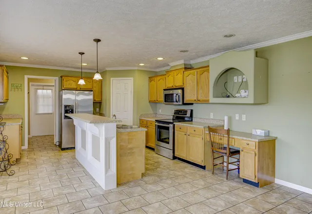 $167,500 | 300 Grey Creek Drive, Vicksburg, MS 39183