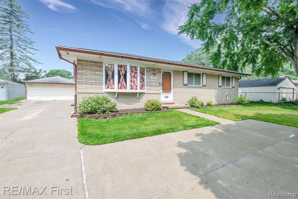 19571 Merriman Road Livonia, MI 48152 - Photo 1 of 24