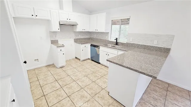 $349,995 | 5020 Trabuco Canyon Drive, Bakersfield, CA 93307