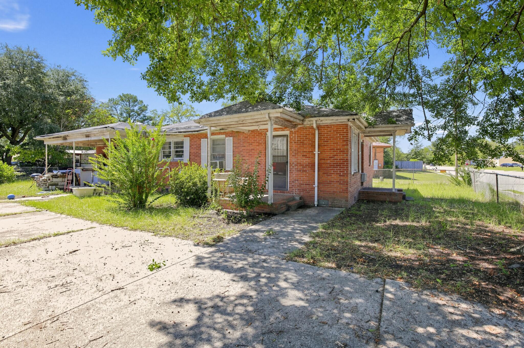 250 East Red Bay Road Sumter, SC 29150 - Photo 7 of 28 06_250_E_Red_Bay_Rd-Exterior-8525