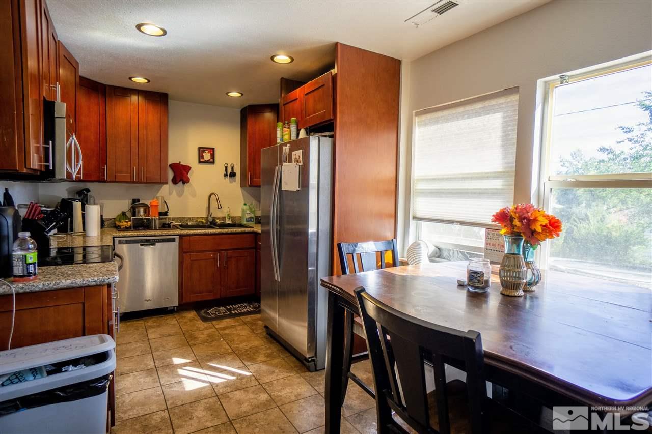 260 Bartlett Street Reno, NV 89512 - Photo 4 of 17 Photo 4