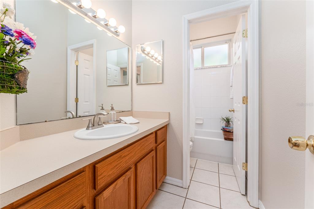 5703 Eaglepoint Place Lithia, FL 33547 - Photo 19 of 34