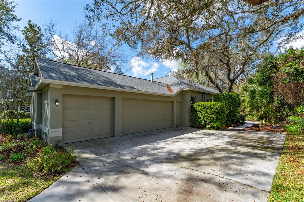 5703 Eaglepoint Place Lithia, FL 33547 - Photo 6 of 34