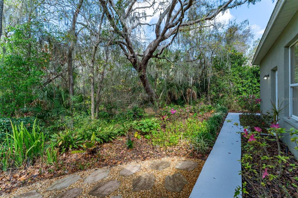 5703 Eaglepoint Place Lithia, FL 33547 - Photo 9 of 34