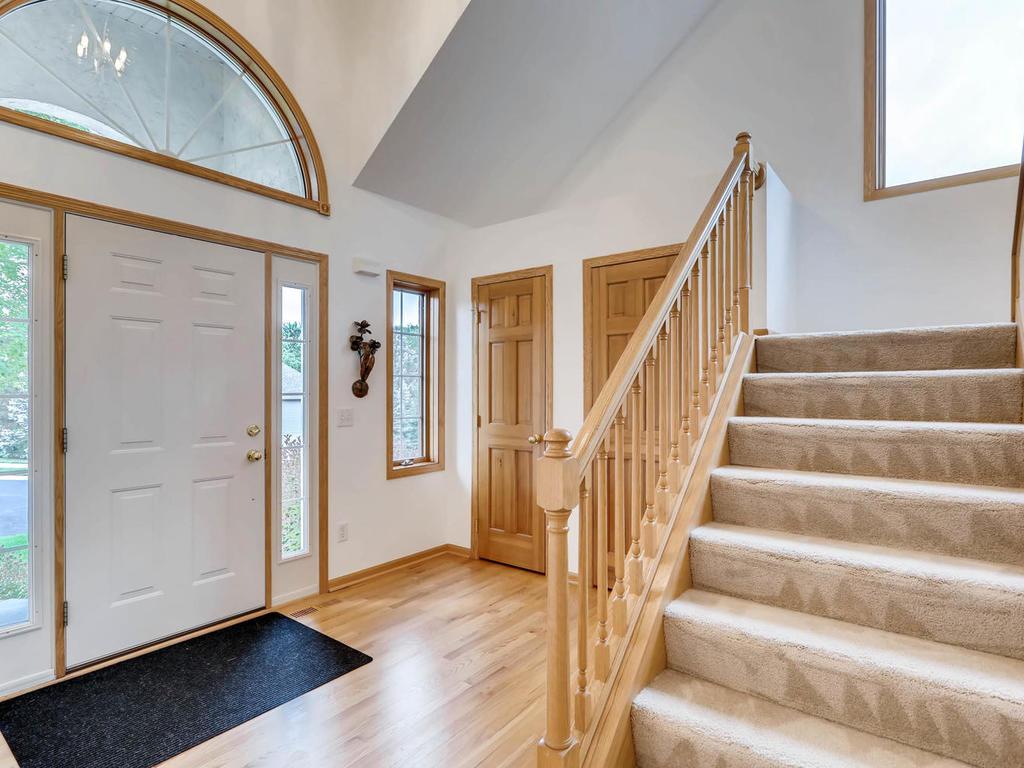 9231 Cold Stream Lane Eden Prairie, MN 55347 - Photo 3 of 20 Gallery Image 3