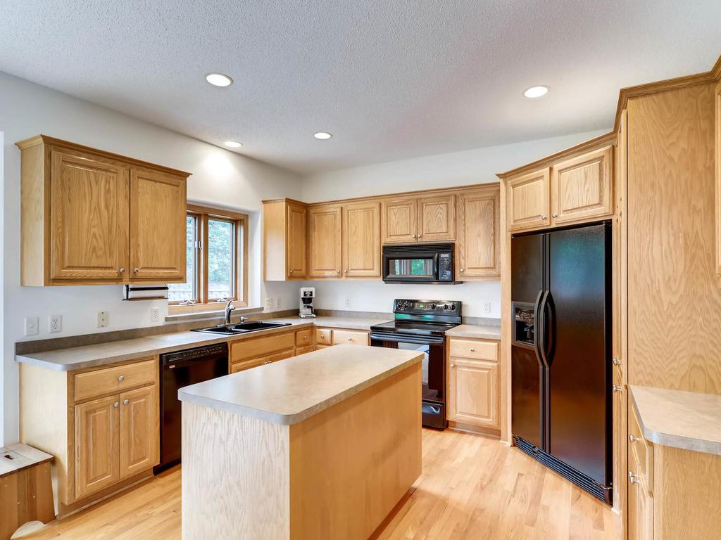 9231 Cold Stream Lane Eden Prairie, MN 55347 - Photo 7 of 20 Gallery Image 7