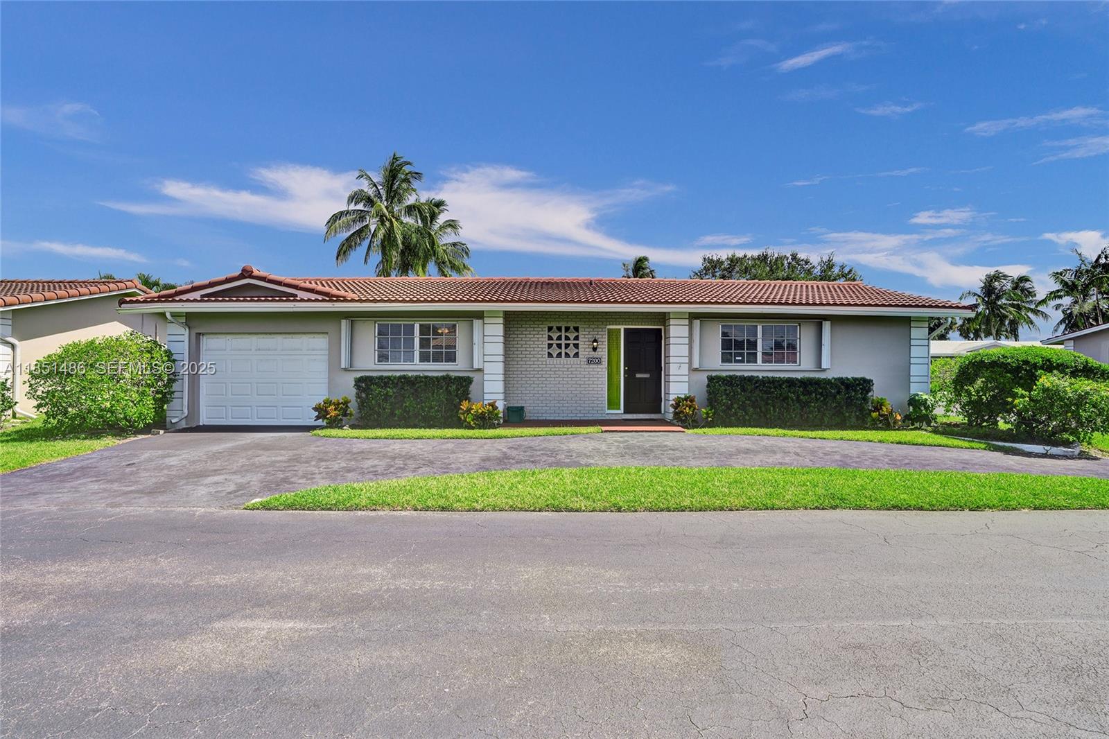 7200 East Tropical Way Plantation, FL 33317 - Photo 4 of 43