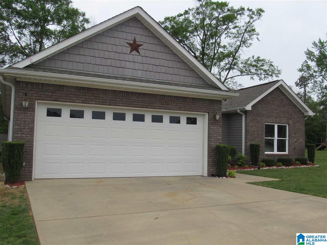 325 Battle Circle Clanton, AL 35045 - Photo 2 of 46