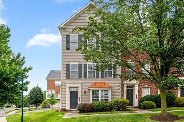 $2,550 | 208 Village Place, Wexford, PA 15090