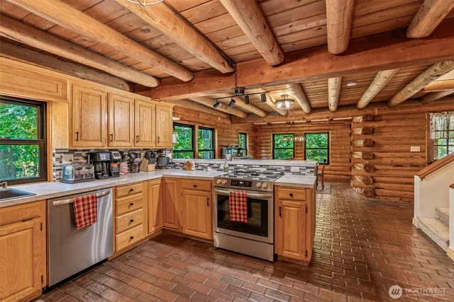 $825,000 | 115 Hazel Drive, Chehalis, WA 98532