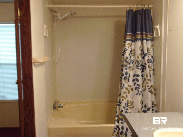 32183 Water Works Lane Lillian, AL 36549 - Photo 19 of 23 Master Bath
