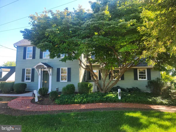 $325,000 | 1540 Harrisburg Avenue, Mount Joy, PA 17552