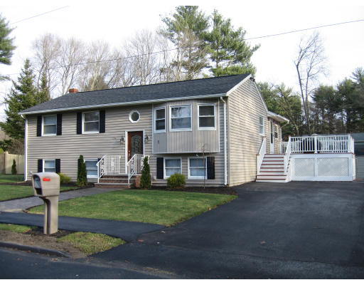 8 Hills Road Middleton, MA 01949 - Photo 1 of 18 Gallery Image 1