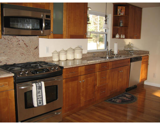 8 Hills Road Middleton, MA 01949 - Photo 4 of 18 Gallery Image 4