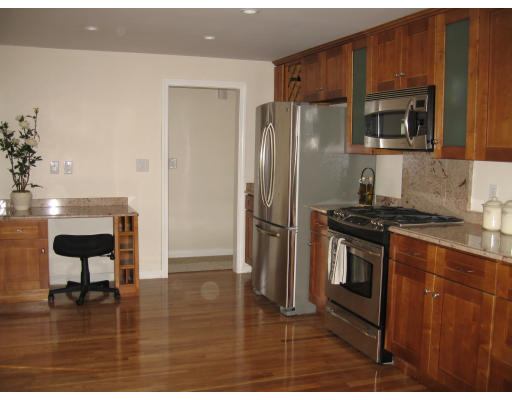8 Hills Road Middleton, MA 01949 - Photo 5 of 18 Gallery Image 5