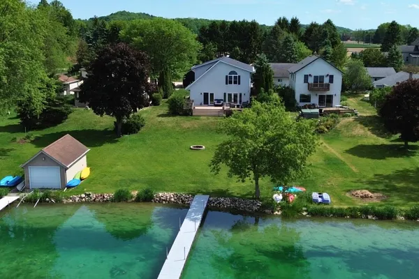 $1,299,000 | 6058 Shady Lane, Hartford, WI 53027